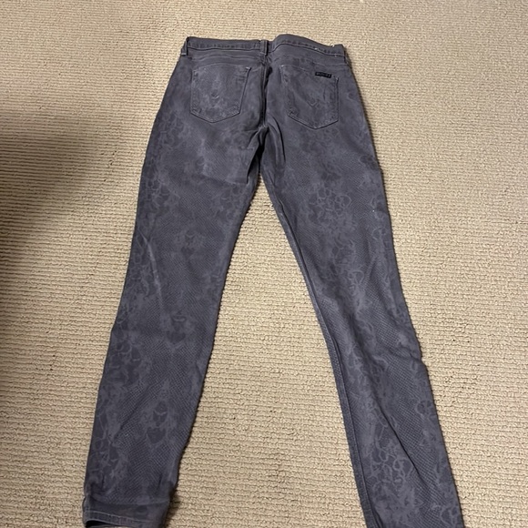 Hudson jeans size 28. Gently worn. Like new. - Picture 5 of 6